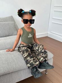 SHEIN Top sin mangas y Joggers de camuflaje de punto sólido para vestir en la calle, para una joven - Verde militar - Ver 6