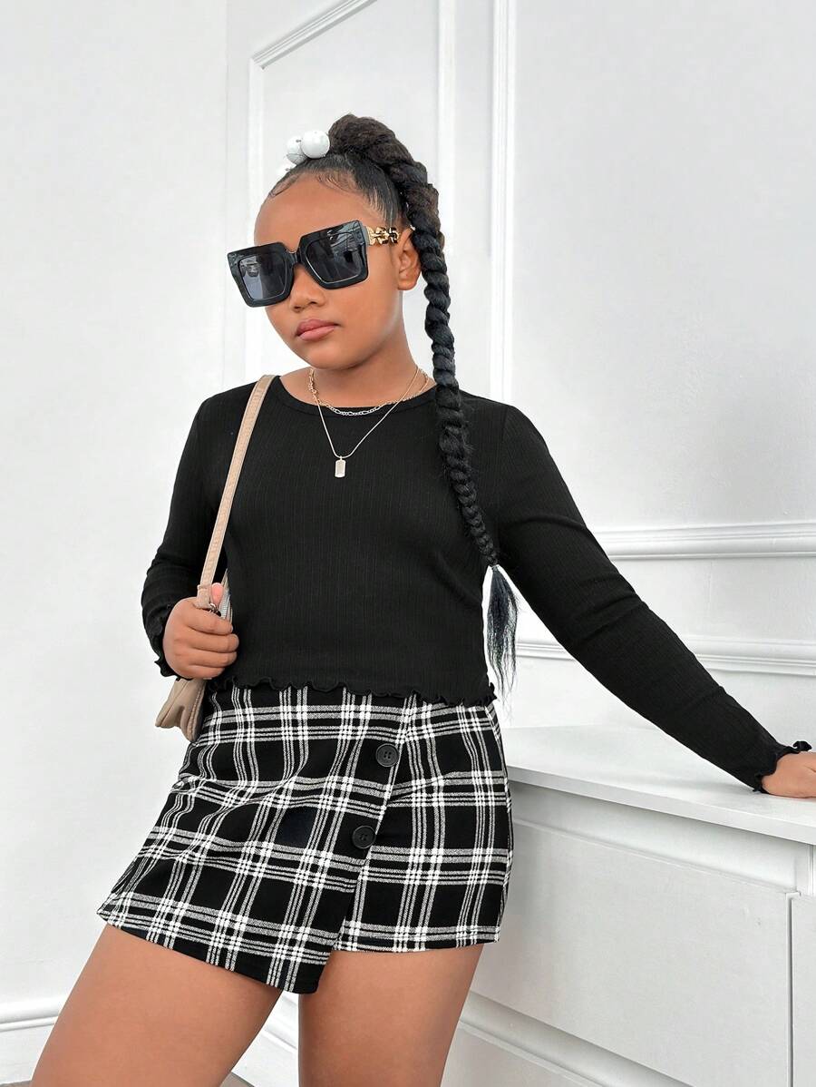 SHEIN Tween Girls Extended Size Daily Casual Knit Crew Neck Sweater Top With Plaid Skirt Shorts Set