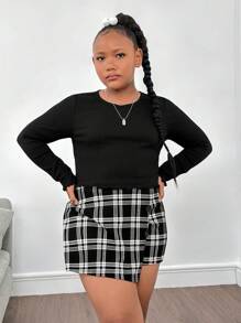 SHEIN Tween Girls Extended Size Daily Casual Knit Crew Neck Sweater Top With Plaid Skirt Shorts Set