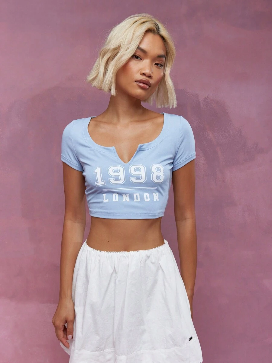 MISSGUIDED 深领短袖短款 T 恤，正面印有伦敦图案 - 淺藍色 - 查看 1