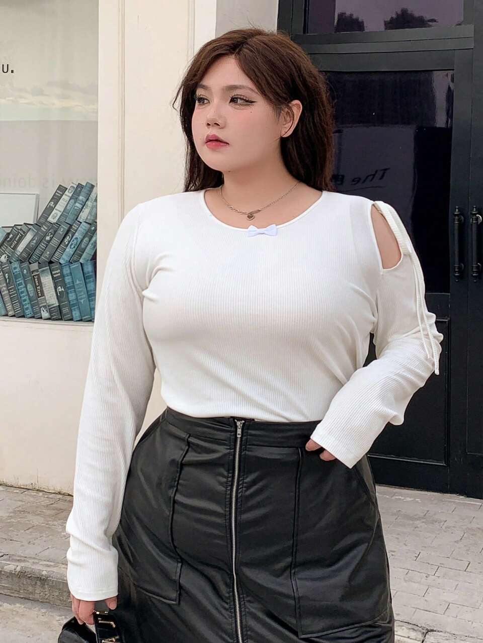 Dazy Plus Plus Size Women Crew Neck Fitted T-Shirt With Bow Decor,Fall Clothes Long Sleeve Women Tops