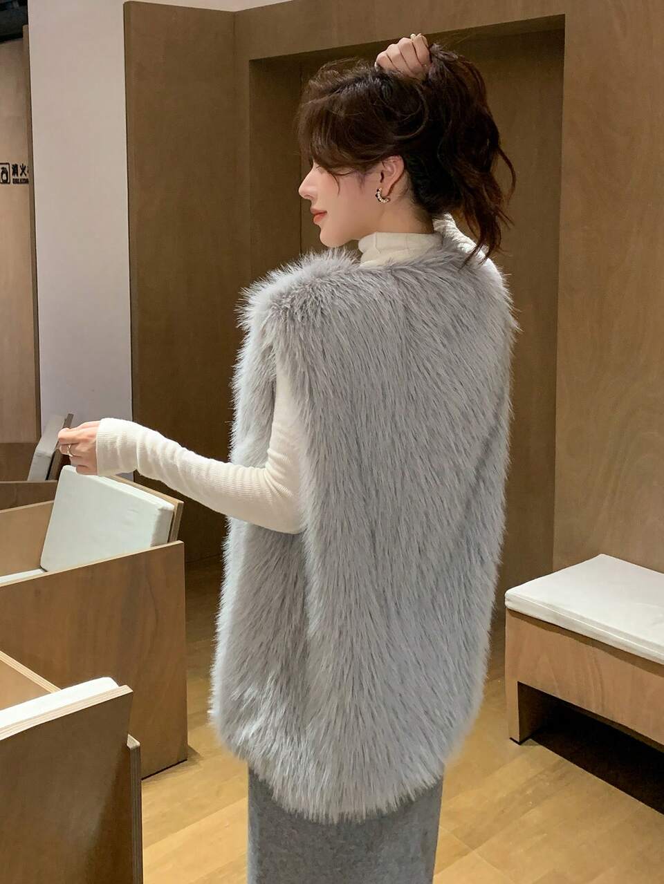 Women Plush Sleeveless Vest Cardigan Outerwear, Regular-Fit, Winter Women Jacket,Fall Women Clothes,Thermal Lined Women Coats