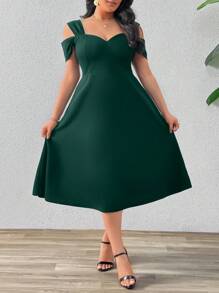 SHEIN Privé Plus Size Women's Romantic Hollow Out Classic Cut Out Umbrella A-Line Dress, Waist Cinched, Suitable For Romantic Dates, Gatherings, Spring Travel
