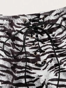 SHEIN ICON Damen Kurze Shorts mit Super Tief Sitzender Taille, Tiger Muster Aufdruck und Kreuz-Trägern