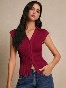 Poéselle 精致的提花纹理粒面面料，出色的简约造型和时尚的生菜边饰，正面纽扣纹理修身 V 领 T 恤，夏季度假季节，舒适，波西米亚风，海滩女装，泳装罩衫，时尚，优雅，休闲，长款夏装，简约日常，田园风，必备，纯色，假日休闲，端庄，单身女郎，夏季上衣，适合度假 - 酒紅色 - 查看 1