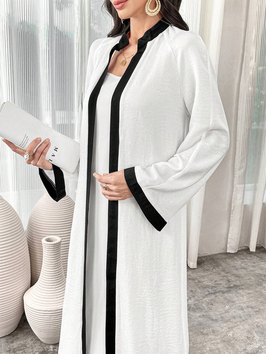 Al Najma 2 件套：女式宽肩带无袖连衣裙和撞色边长袖夹克，开放式和服长袍 Abaya 套装 - 白色 - 查看 1