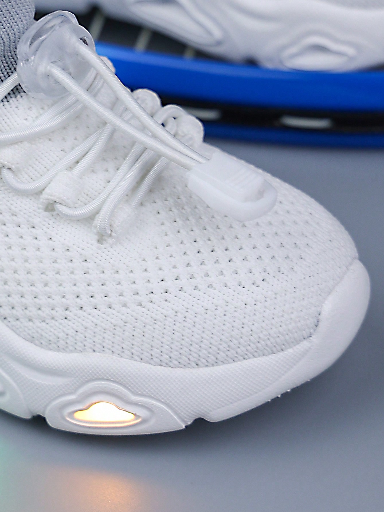 أحذية رياضية قماشية قابلة للتنفس بألوان متباينة لل...