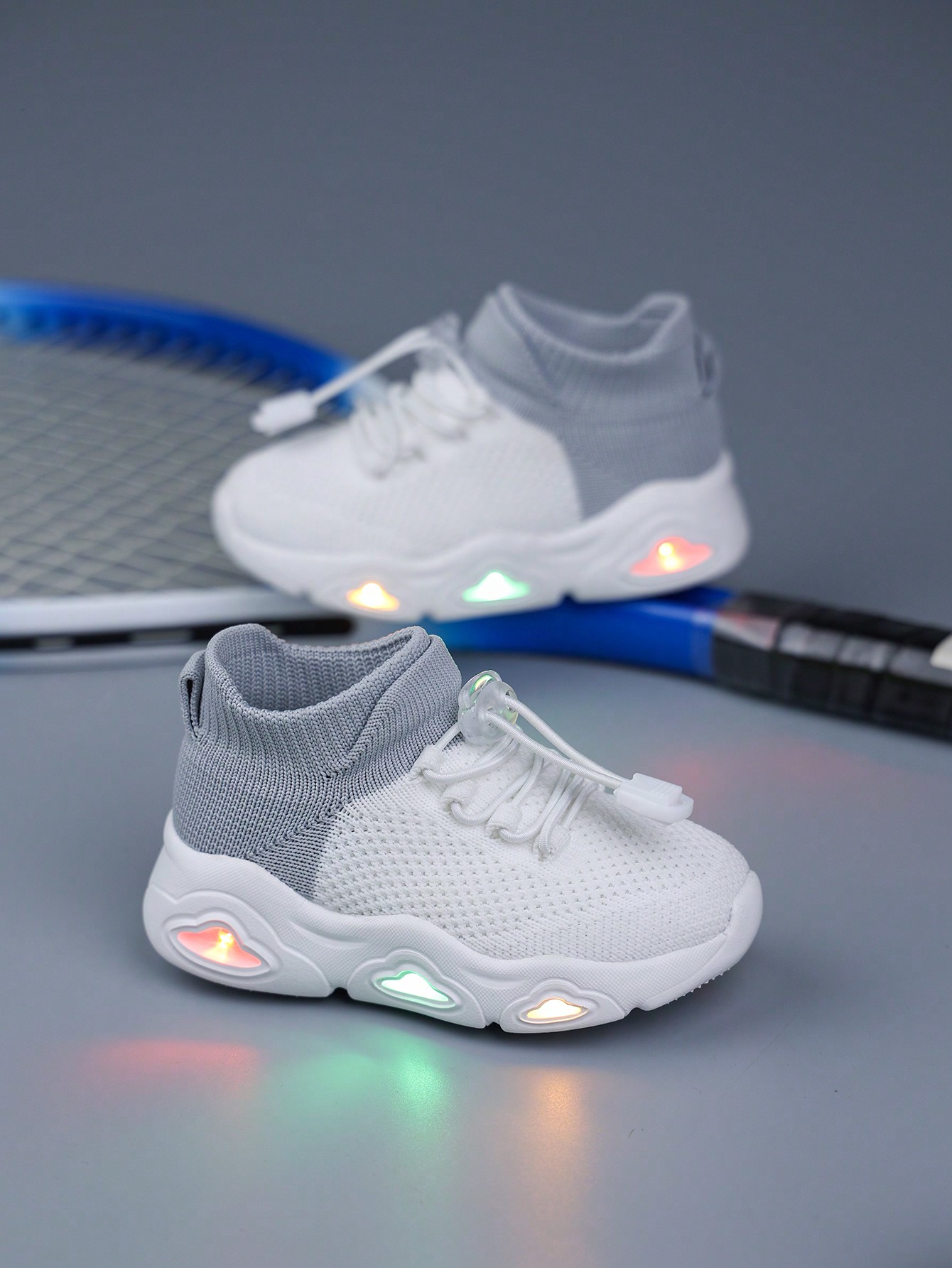 أحذية رياضية قماشية قابلة للتنفس بألوان متباينة لل...