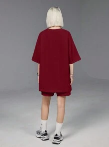 SHEIN EZwear Bộ đồ thể thao Blockcore Sport Oversize cơ bản tối giản quần short áo phông hai mảnh trang phục dạo phố mùa thu cho nữ - Màu Đỏ Sâu - Xem 2