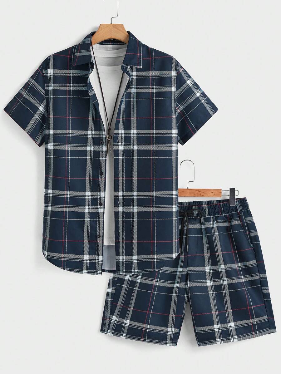 Manfinity VCAY 2 piezas Conjunto casual de camisa de manga corta con cuello abotonado a cuadros y pantalones cortos para hombre - Azul Marino - Ver 1