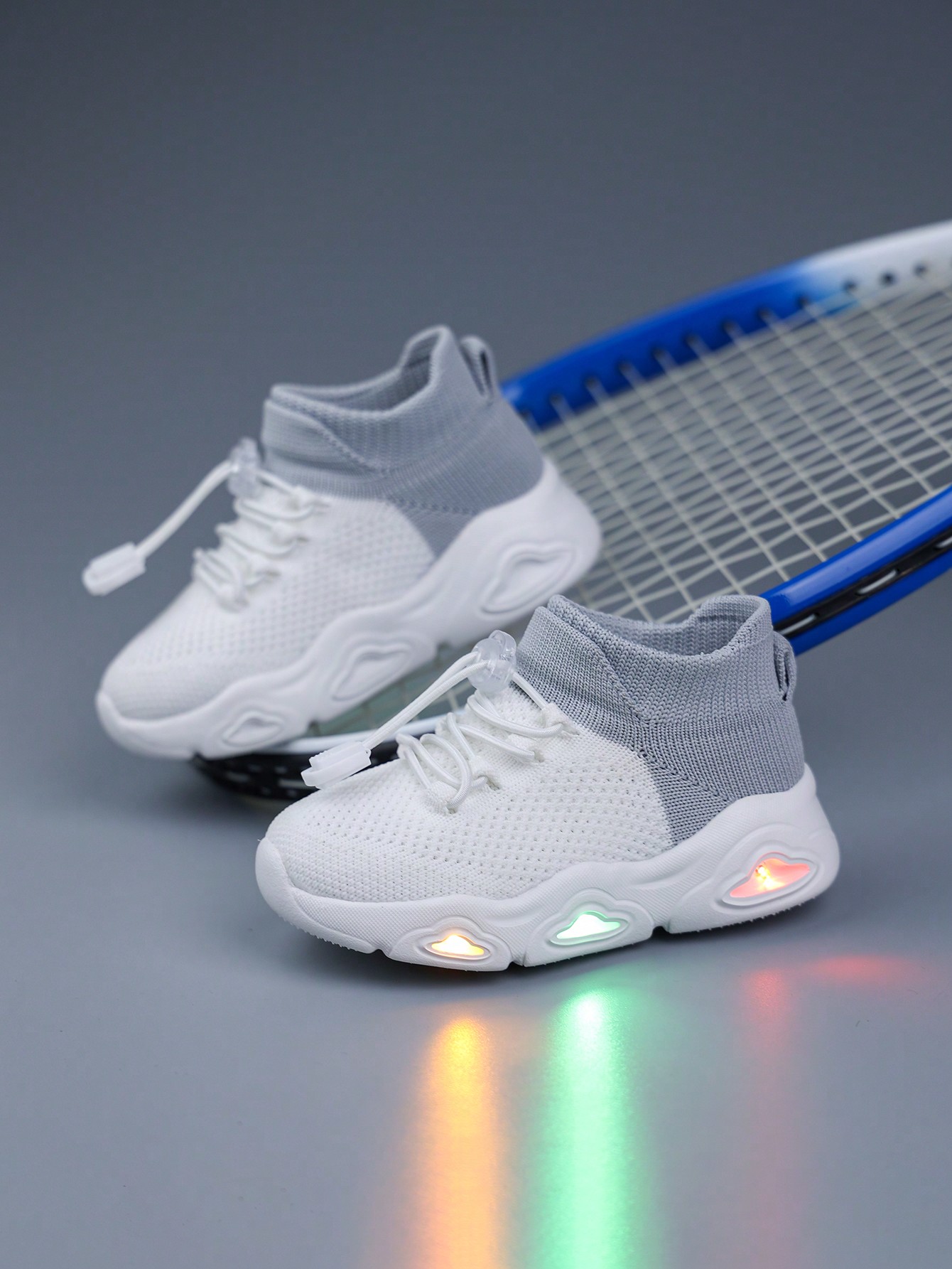 أحذية رياضية قماشية قابلة للتنفس بألوان متباينة لل...