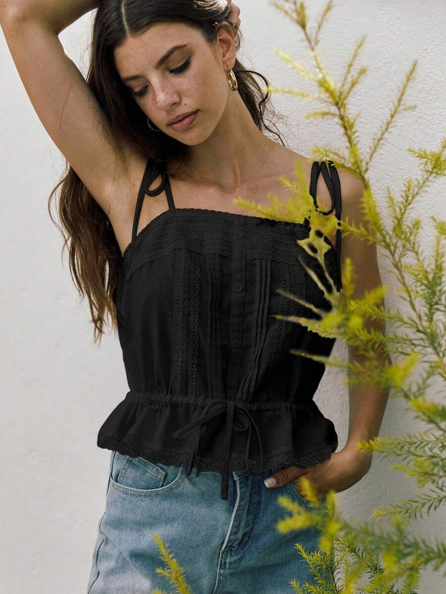 SHEIN Frenchy 蕾丝拼接荷叶边下摆细肩带背心亚麻布适合度假日常通勤姐妹出游法式优雅 - 黑色 - 查看 1