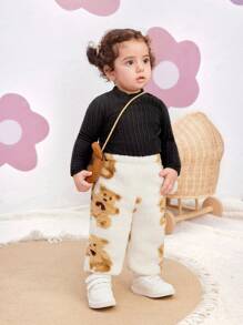 SHEIN 2 piezas Conjunto de invierno informal para bebé niña con suéter y pantalones con estampado de dibujos animados esponjoso