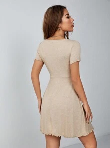 SHEIN PETITE Robe d'été noire pour femmes avec liseré de laitue, cordon coulissant et nœud devant