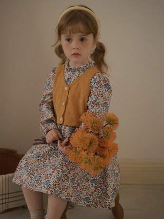 SHEIN Vintaside Kids 2 pièces Ensemble de gilet jaune et robe à fleurs pour jeune fille et petit enfant, style campagnard chaud et confortable, adapté pour l'automne et l'hiver