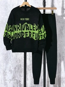 2 件套 Tween 男童秋冬针织毛衣套装。拼色圆领宽松设计，时尚图形文字印花，展现街头时尚美感。复杂的针织技术带来独特的质感和层次感。高品质柔软保暖面料，适合秋冬穿着。非常适合休闲、旅行、学校、万圣节、圣诞派对、返校 - 黑色 - 查看 1