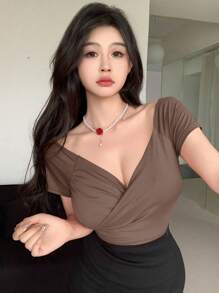 DAZY Kaos Lengan Pendek Kasual Warna Polos Model Wrap untuk Wanita, Cocok untuk Acara Keluar Rumah - Coffee Brown - View 4