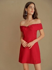 MOTF STUDIO ROBE À ÉPAULES DÉNUDÉES AVEC GARNITURE DE STRASS ET BUSTE FRONCÉ, TENUE POUR LE NOUVEL AN