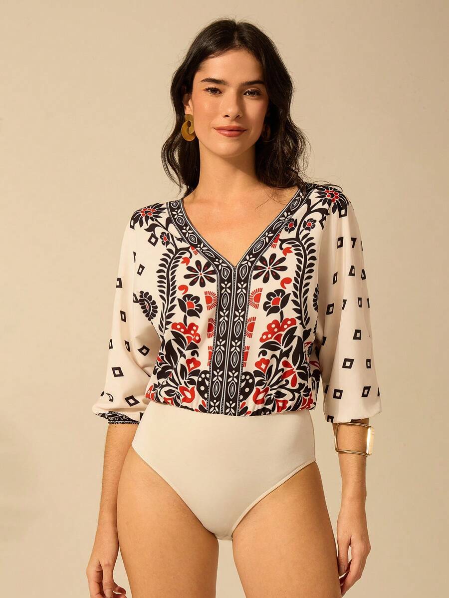 CAJUNI 女式波西米亚风热带植物与杜鹃花印花 V 领露背杏色休闲沙滩紧身衣，夏季 - 彩色 - 查看 1