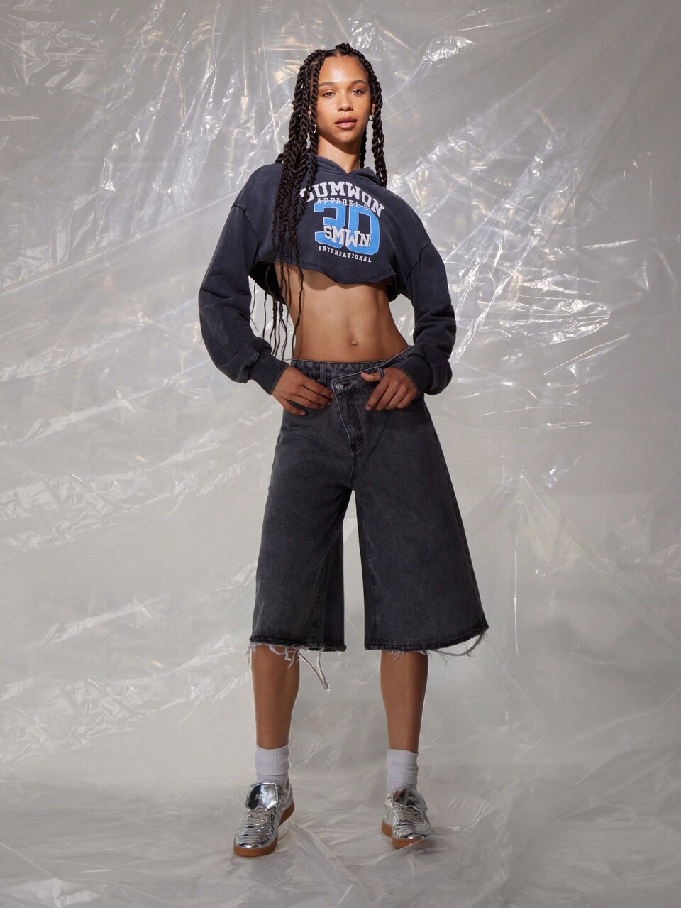 SUMWON WOMEN Washed Cropped Curve Hem Hoodie With Graphic Print
