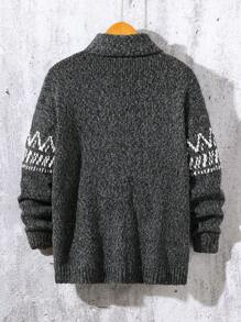 青少年男孩秋冬新款高领针织毛衣。黑灰色面料，奢华粗犷，充满阳刚魅力。舒适温暖的面料。衣领和袖口等精致细节。宽松的版型展现健康的青少年身材和时尚形象，适合居家、休闲装、度假、学校、旅行等各种场合。展现独特的暗黑街头时尚品味 - 深灰色 - 查看 2