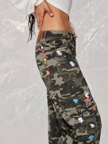 SUMWON WOMEN 朋克宽腿工装迷彩裤，配有可拆卸腿部拉链和泼墨图案 - 軍綠色 - 查看 5