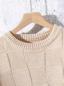 Maglione a girocollo lavorato a maglia per ragazzi pre-adolescenti/adolescenti per autunno/inverno, nuovo design. La speciale trama a tessitura esalta il gusto di moda alla moda dei giovani ragazzi. Il maglione è progettato con una tecnica di tessitura unica, creando un effetto tessiturale ricco e distintivo, evidenziando una sensazione di moda di alta qualità. Il design del colore beige dà un'impressione nobile ed elegante. Adatto per l'usura in autunno e inverno. Il maglione presenta dettagli raffinati come il colletto e i polsini, migliorando la sensazione generale di qualità e dimostrando una lavorazione meticolosa. Il tessuto di alta qualità è morbido e confortevole, con una buona capacità di mantenere il calore, adatto per un uso prolungato. Adatto per scuola, viaggi, tempo libero e occasioni di lavoro.