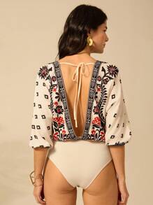 CAJUNI 女式波西米亚风热带植物与杜鹃花印花 V 领露背杏色休闲沙滩紧身衣，夏季 - 彩色 - 查看 2