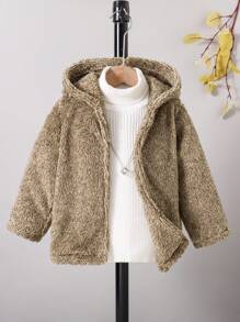 小男孩休闲基本款花卉印花双面抓绒连帽夹克。柔软舒适的触感，保暖性能佳。连帽设计增加了实用性，适合户外活动。加厚的设计使夹克更加保暖，适合寒冷的秋冬季节穿着。适合小男孩在日常生活中穿着，既温暖又时尚。基本款花卉连帽设计简洁实用，搭配双面抓绒材质，既温暖又舒适。穿上这款厚夹克，小男孩不仅可以保暖，还可以展现休闲时尚的风格。 - 彩色 - 查看 1