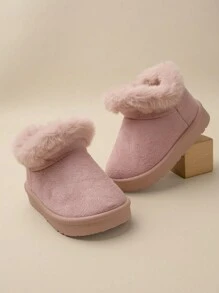1 双女童粉色蓬松内衬平底休闲舒适保暖雪地靴，适合冬季