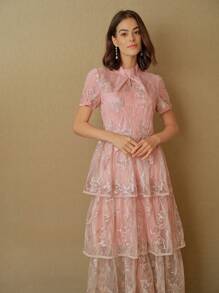MOTF STUDIO 刺绣网布覆层立领泡泡袖层叠荷叶边下摆连衣裙 - 粉色 - 查看 7