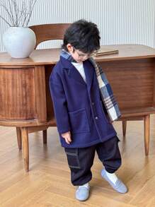 SHEIN Set 2 piese: Cardigan cu rever captusat termic confortabil pentru baieti si esarfa cu model albastru, potrivit pentru iesiri casual, scoala si ocazii de toamna/iarna