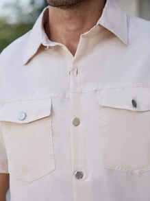 Manfinity Homme 男士纯色短袖衬衫带口袋和短裤休闲两件套，夏季 - 米色 - 查看 3