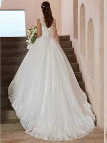 优雅婚纱手工串珠贴花精美婚纱，适合婚礼、新娘礼服、新娘