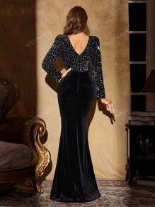 UNITHORSE Elegant V-Neck Ruched Bust Detail Fitted Velvet Dress, Black Long Sleeve Formal Evening Prom Gown, For Wedding Guest, Graduation, Dinner
