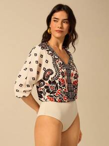 CAJUNI 女式波西米亚风热带植物与杜鹃花印花 V 领露背杏色休闲沙滩紧身衣，夏季 - 彩色 - 查看 5