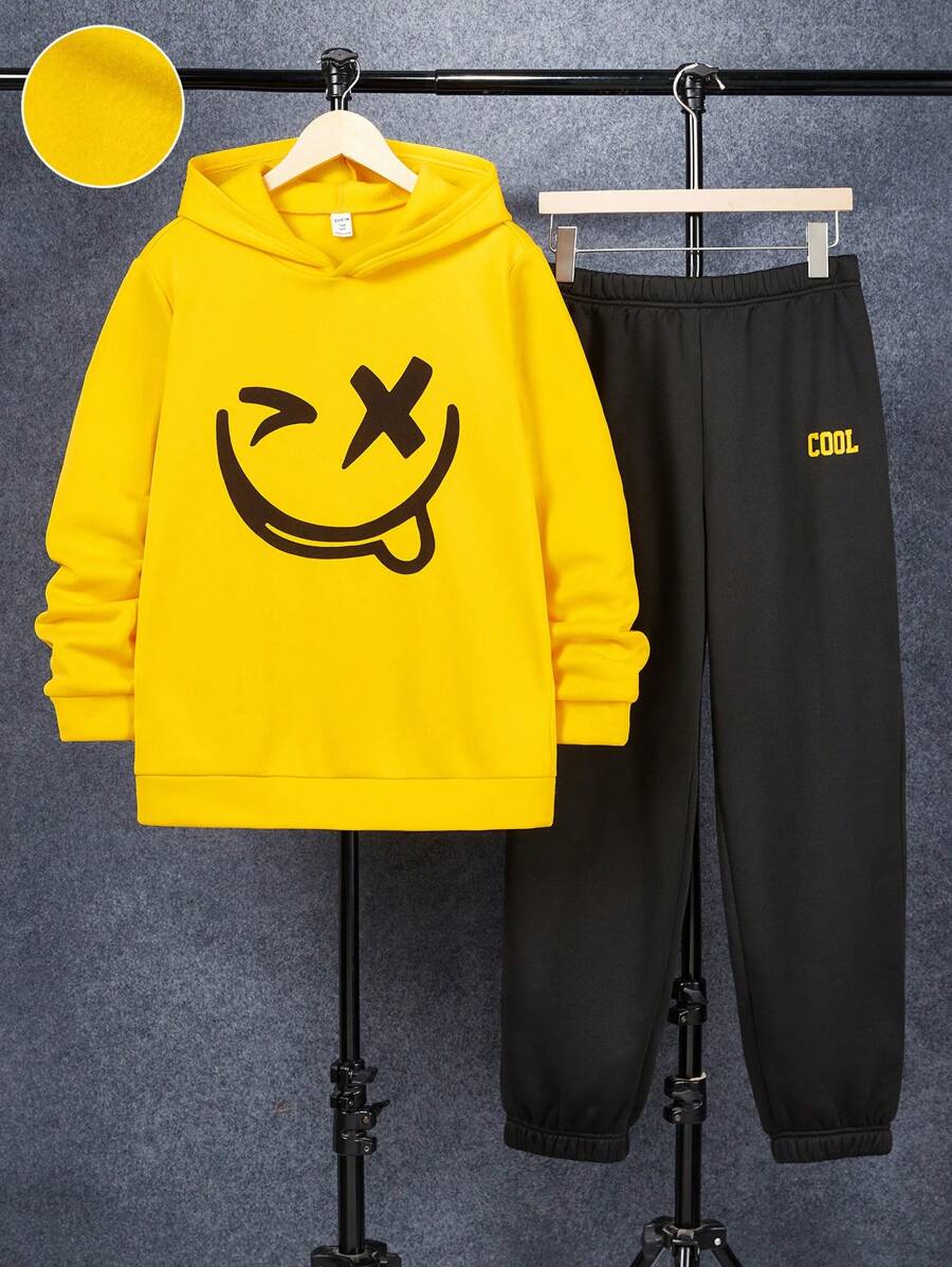 SHEIN Leap Crew 2 件套青少年男孩休闲宽松舒适图案印花连帽衫运动衫和运动裤套装 - 黃色 - 查看 1