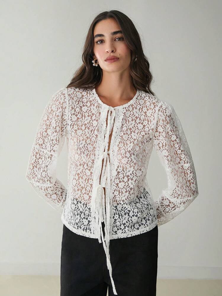 Chemise à manches longues automne à dentelle blanche romantique et décontractée avec lien à l'avant pour femme, Top de blouse automne