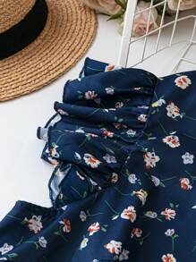 SHEIN Clasi Blusa holgada con volantes y estampado floral pequeño para mujer talla extra, para el verano