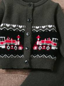 2 件套男婴针织毛衣和裤子套装，卡其色。毛衣采用卡通汽车图案，设计独特、可爱。柔软舒适的圆点面料裤子对婴儿的皮肤温和。柔软、温暖的材料非常适合家庭聚会、郊游、与父母共度美好时光以及节日活动。 - 深灰色 - 查看 4