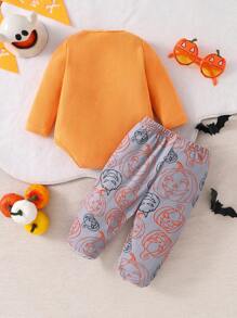 SHEIN 男婴 2 件南瓜印花长袖连体衣和裤子睡衣秋季套装，适合万圣节派对