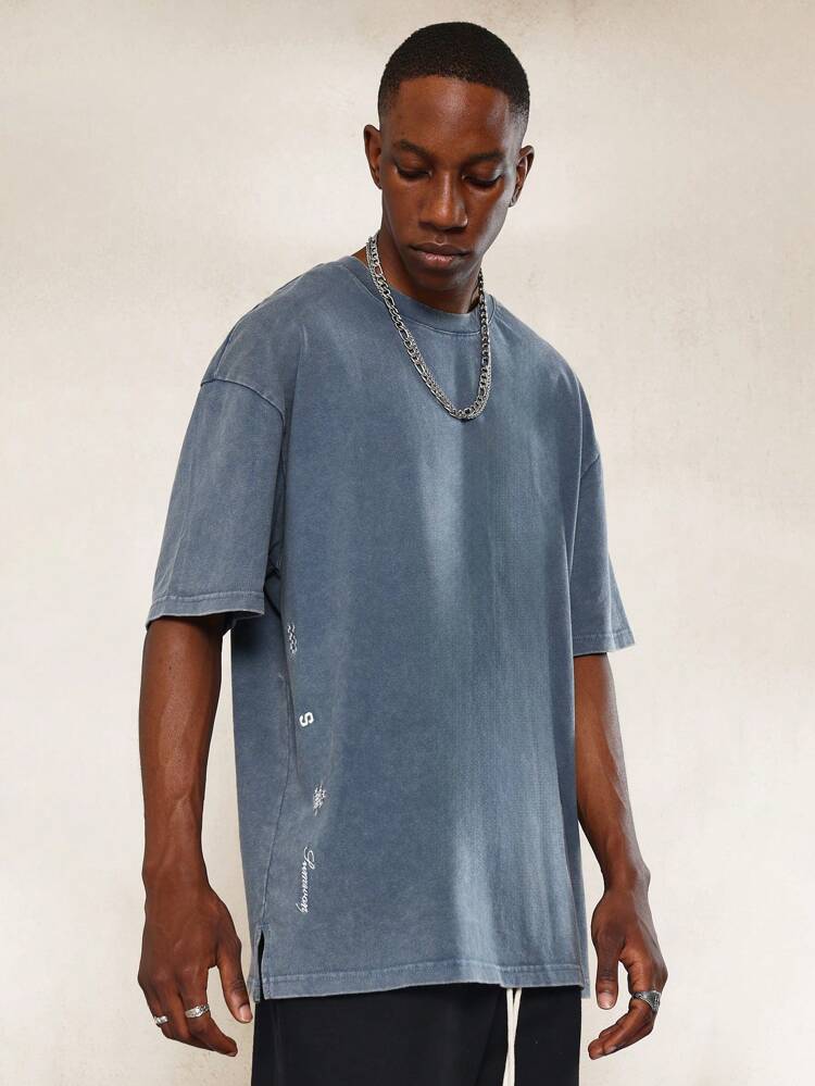 정상 핏 짧은 소매 워싱 티셔츠, 등판에 그래픽 프린트