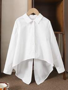 SHEIN LMoss Kids LMoss Tween 女孩返校，正面纽扣白色编织长袖衬衫，背面配对比色黑色蝴蝶结、装饰和弧形下摆 - 黑與白 - 查看 2