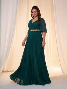 大码女式 V 领不对称十字喇叭袖金色 3D 蕾丝下摆长款雪纺连衣裙，优雅伴娘礼服 - 墨綠色 - 查看 6