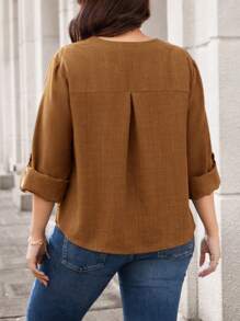 SHEIN LUNE Camisa azul de talla grande, con diseño de bolsillo, mangas enrollables, hecha de efecto denim, ropa de mujer cómoda y transpirable, blusas de mujer para otoño - Marrón - Ver 2