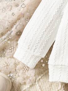 SHEIN 女婴 2 件冬季针织花卉刺绣蝴蝶套装 - 长袖上衣和裤子 - 酒紅色 - 查看 5