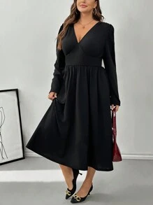 SHEIN Privé Gaun Wanita Ukuran Besar Lengan Panjang Leher V Hitam Model A-Line dengan Kantong, Musim Gugur/Dingin - Hitam dan Putih - View 5