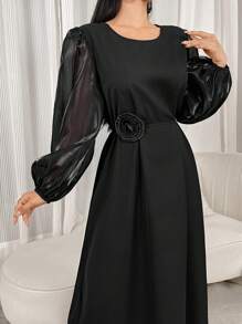 Al Najma 女士纯色圆领网眼灯笼袖花卉装饰优雅连衣裙，适合晚会/婚礼宾客的优雅风格，超长适中的长袖阿拉伯连衣裙 - 黑色 - 查看 1