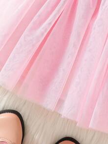 SHEIN Bộ 2 chiếc/Bộ áo khoác denim thường ngày cho bé gái mới biết đi có họa tiết nhuộm loang và váy lưới màu hồng, thích hợp cho tiệc tùng và tụ tập vào mùa thu - Màu xanh lam - Xem 6