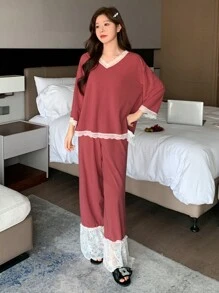 DAZY 女士蕾丝拼布 V 领落肩睡衣上衣和裤子两件套睡衣套装 - 粉色 - 查看 3